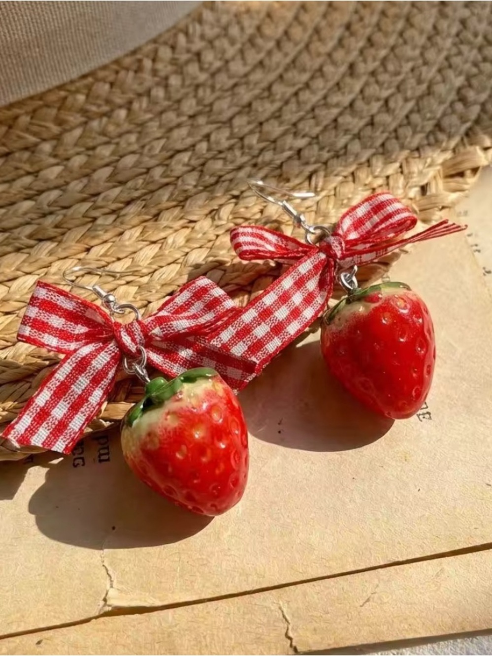NEW Trendy Vintage 3D simulated Strawberry Bow Drop Earrings